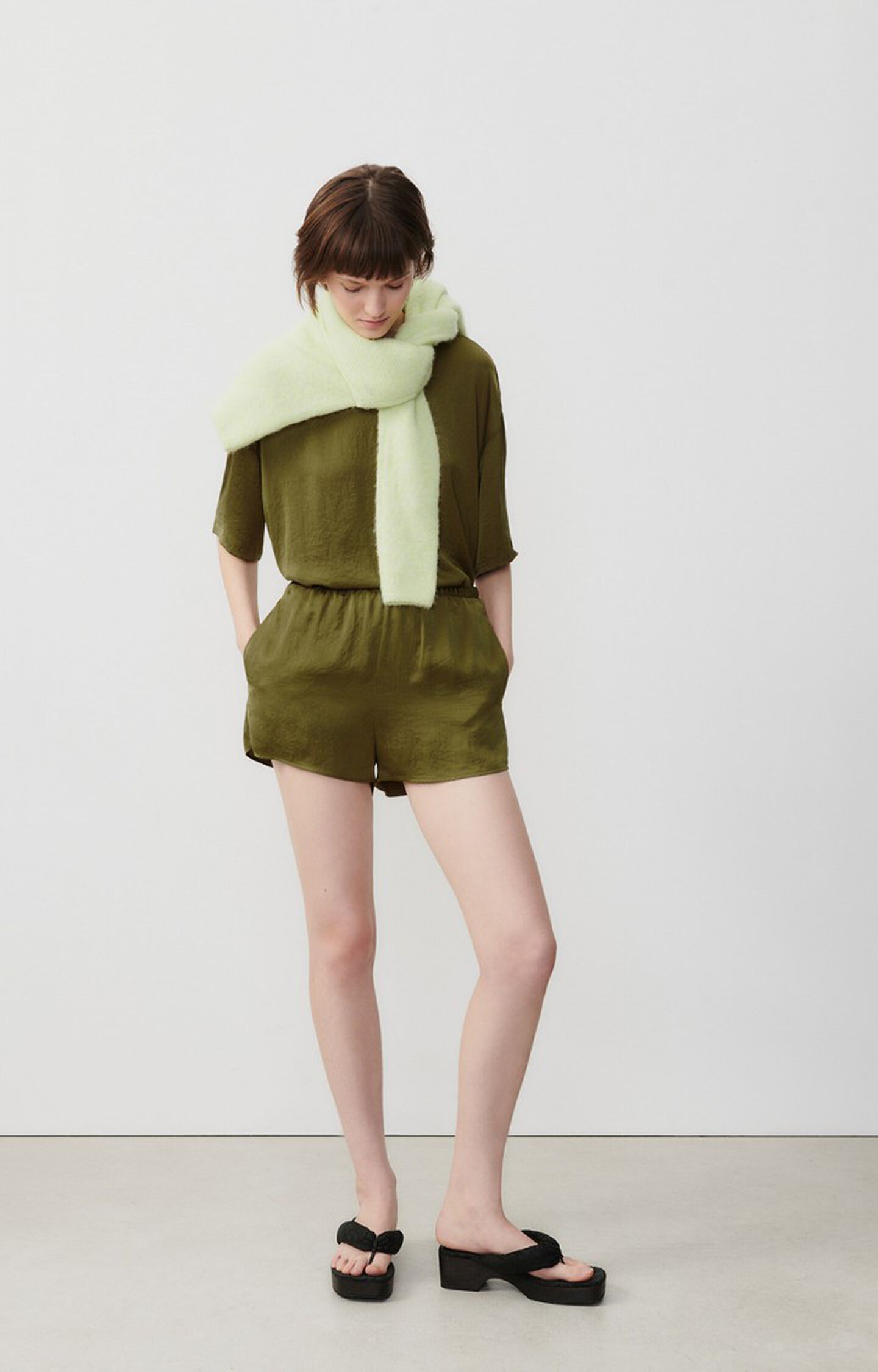 Women's Vintage Paperbag Shorts in Thyme